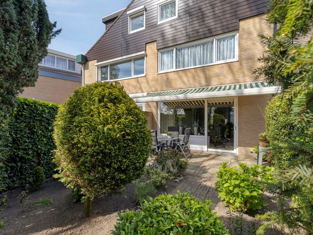 Harseveld 11, Zwijndrecht