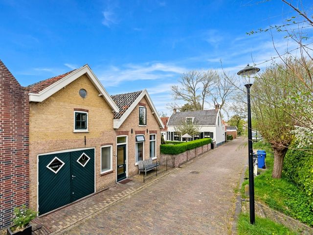 Commandeurskade 11, Maasland