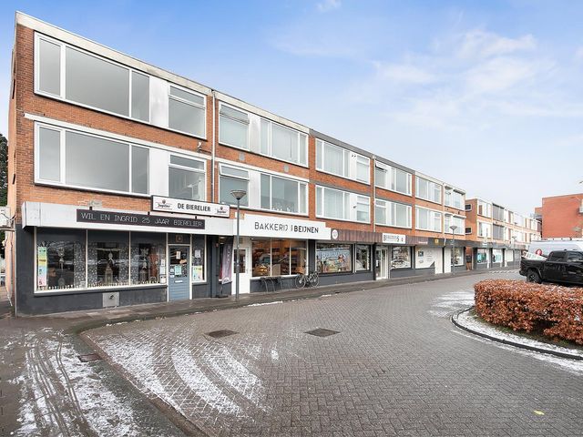 Bloemenoordplein 24, Waalwijk