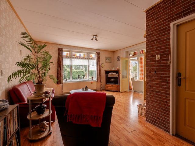 Van Hottingawei 8, Pietersbierum