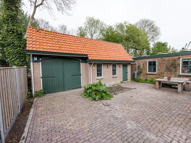 Van Hottingawei 8, Pietersbierum
