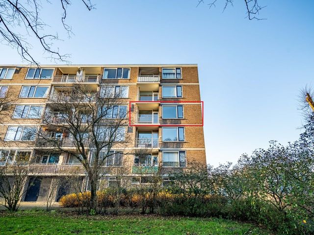 Burg Caan van Necklaan 182, Leidschendam