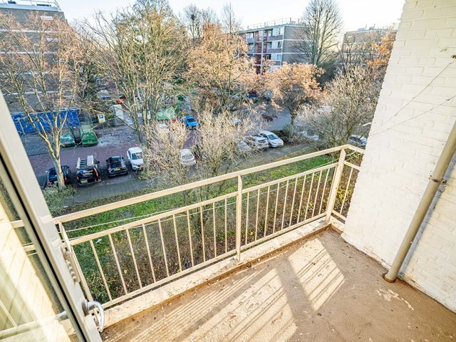 Burg Caan van Necklaan 182, Leidschendam