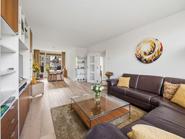 Smaragdhorst 393, 's-Gravenhage