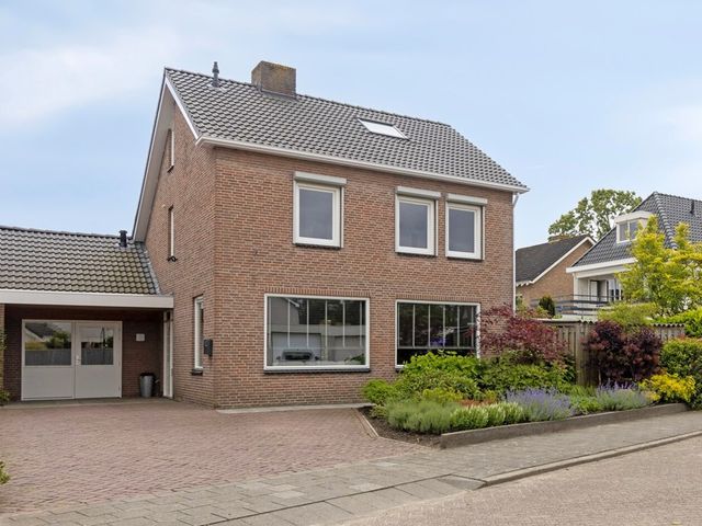 Wezemaal 15, Hoeven