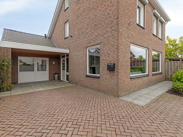 Wezemaal 15, Hoeven