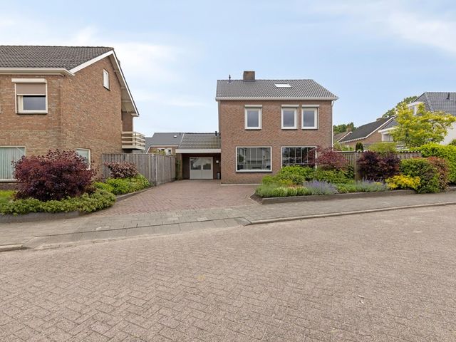 Wezemaal 15, Hoeven