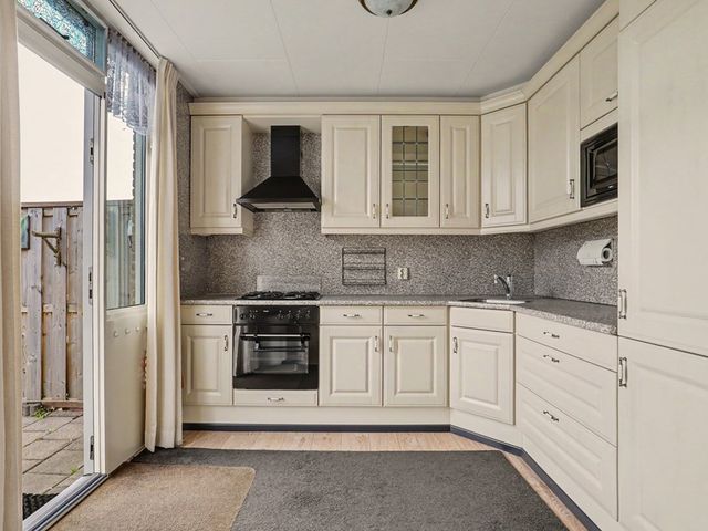 Van Oldenbarneveltstraat 2, Alblasserdam