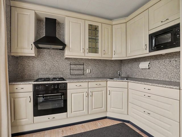 Van Oldenbarneveltstraat 2, Alblasserdam
