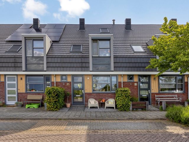 Magnolia 25, Brandwijk