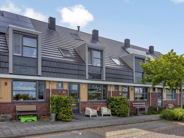 Magnolia 25, Brandwijk