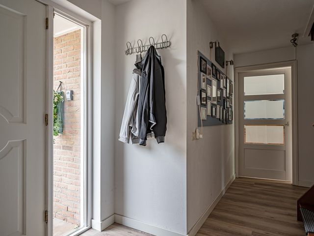 Visarend 4, Tollebeek