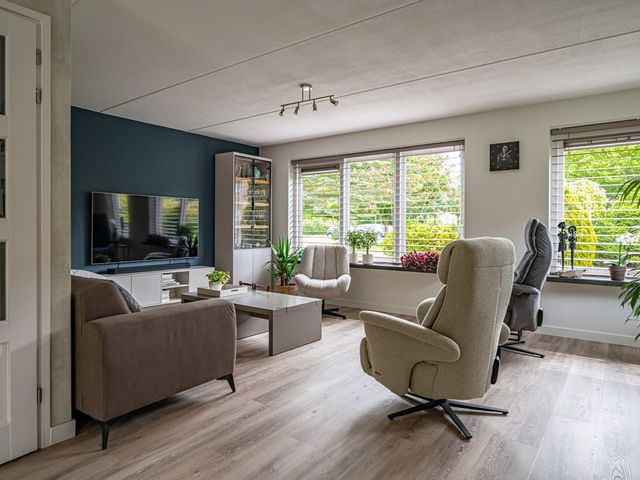 Visarend 4, Tollebeek