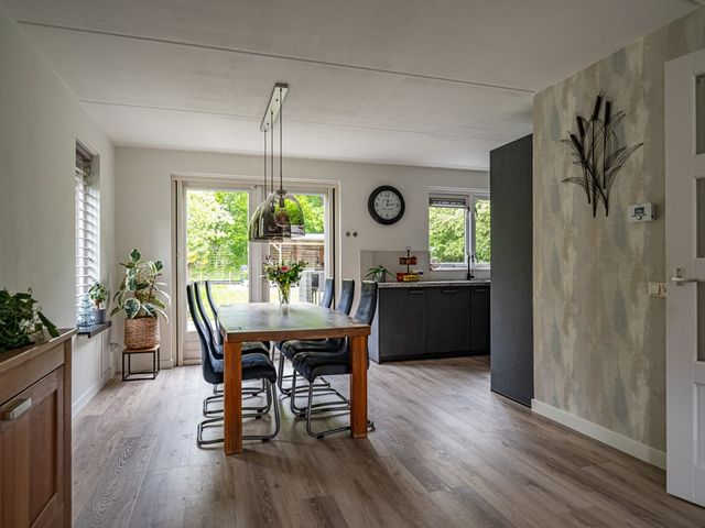 Visarend 4, Tollebeek