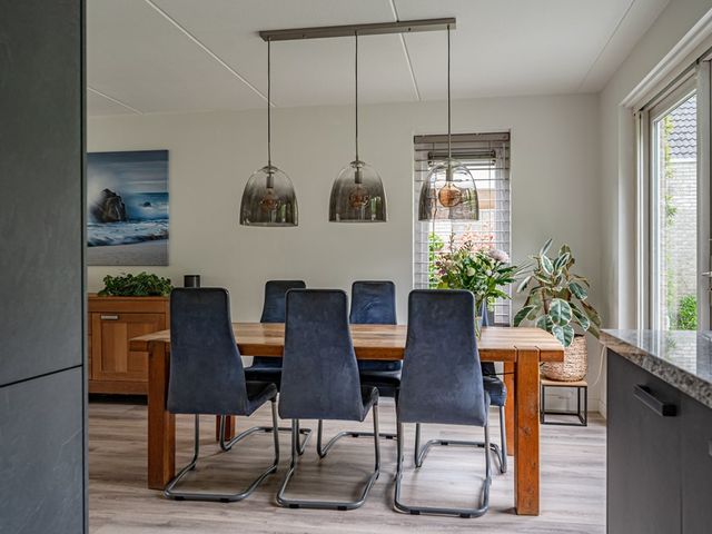 Visarend 4, Tollebeek