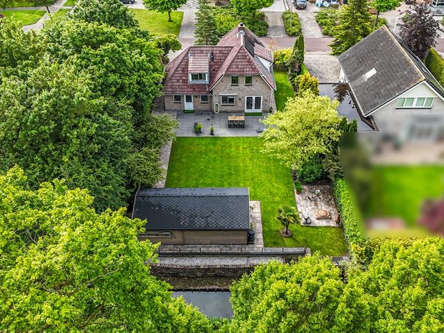 Visarend 4, Tollebeek