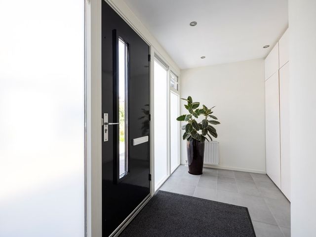 Mient 56, Vijfhuizen