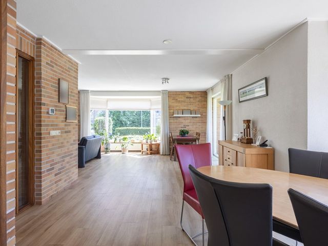 Zuiderbuuren 5, Marum
