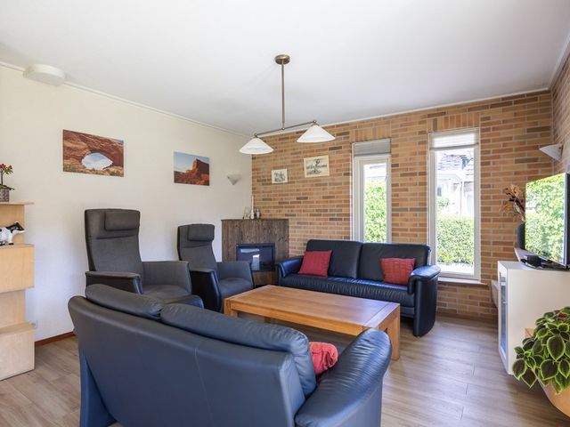 Zuiderbuuren 5, Marum