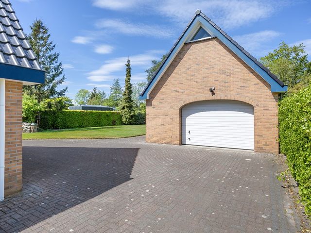 Zuiderbuuren 5, Marum