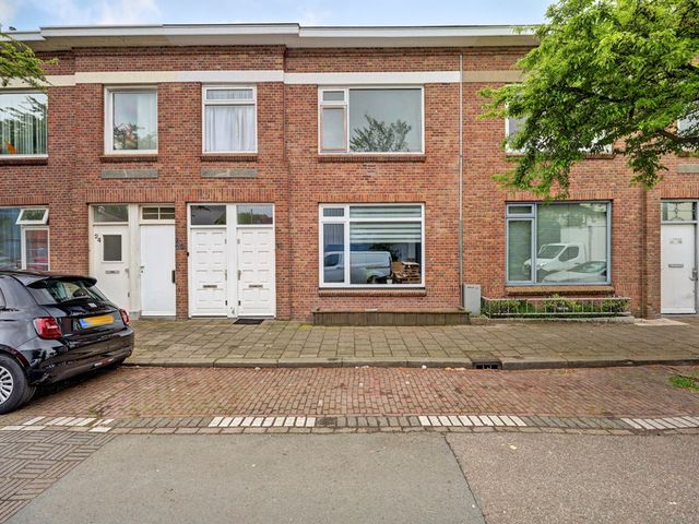 Burg van der Veldestraat 18, 's-Gravenhage