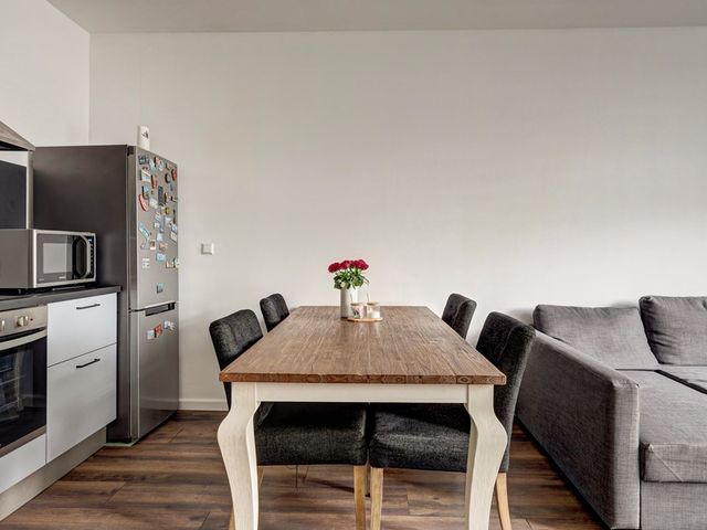 Burg van der Veldestraat 18, 's-Gravenhage