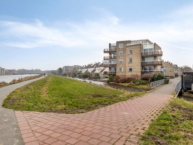 Buitendijklaan 120, Leiderdorp