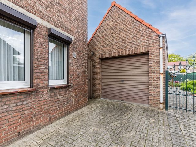 Merwedestraat 8, Stein