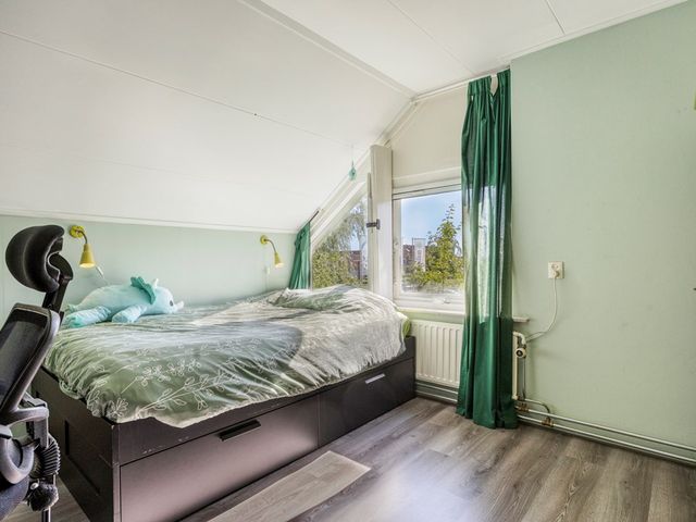 Lage Giessen 2II, Hoornaar