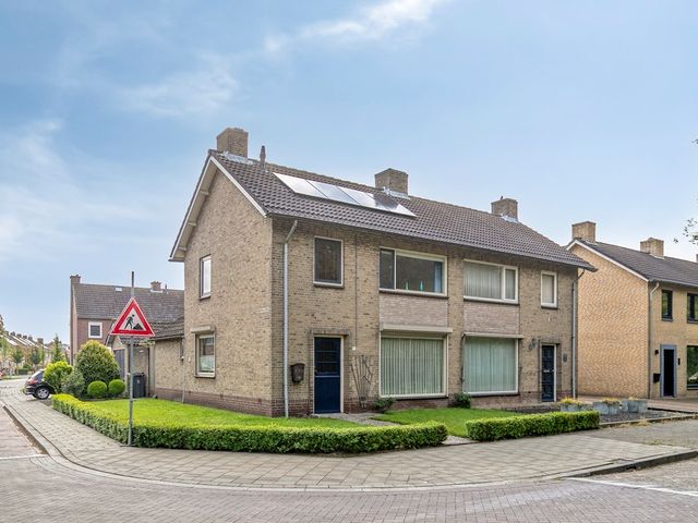 Jan van Amstelstraat 80, Schijndel