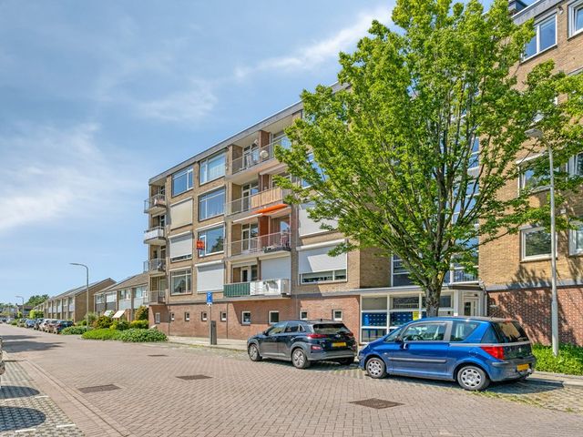 Pastoor van Akenstraat 104, Roosendaal