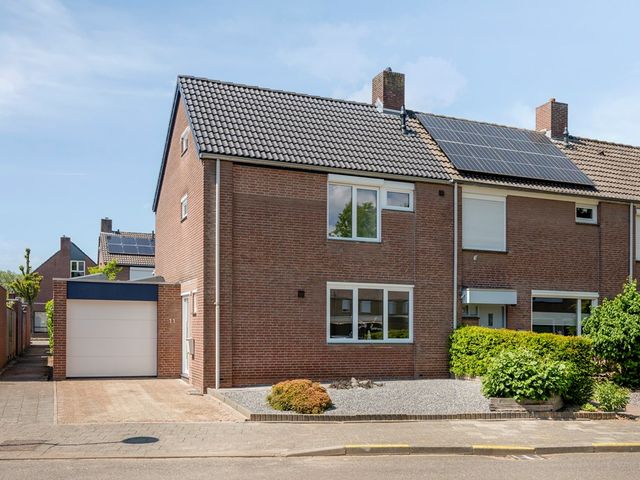 Caumerbeek 11, Geleen