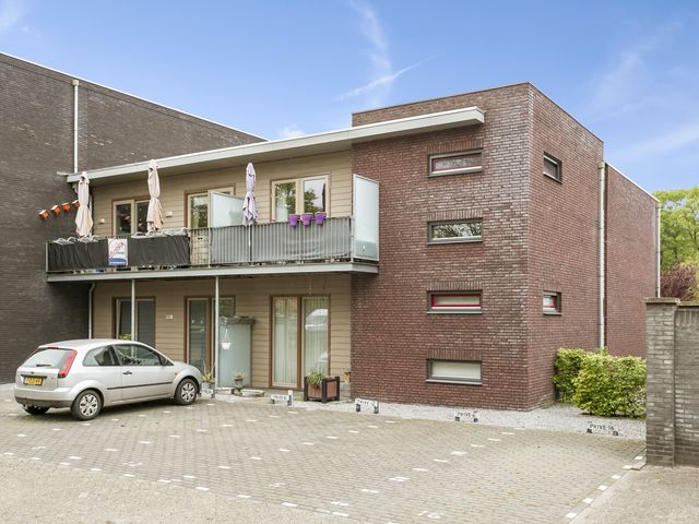 Van Deursenplein 16, De Rips