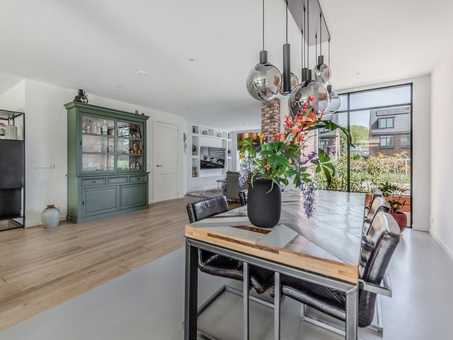 Adelaarstraat 6, Badhoevedorp