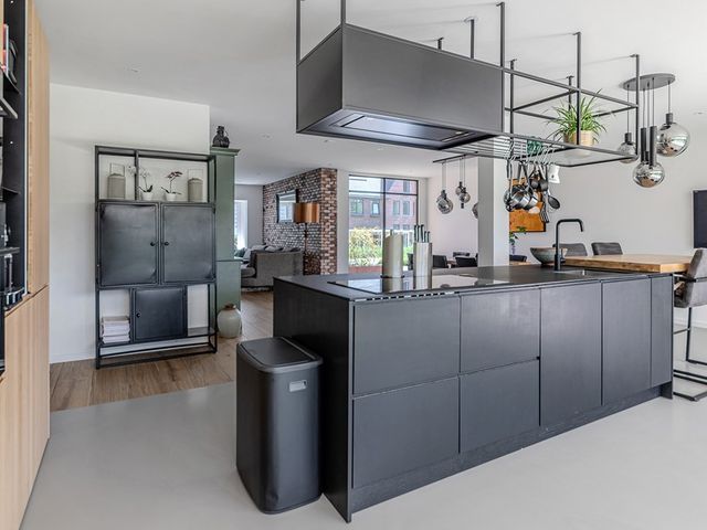 Adelaarstraat 6, Badhoevedorp
