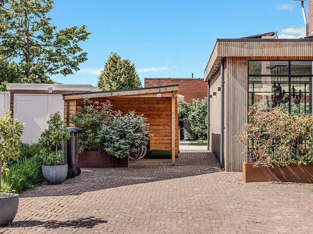 Adelaarstraat 6, Badhoevedorp