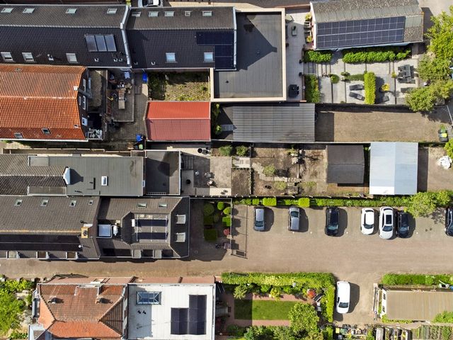Kerkstraat 10, Strijen