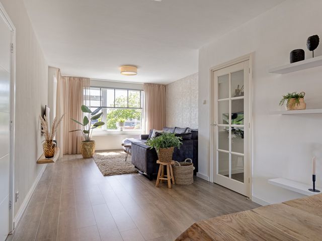 Carel van Manderstraat 88, Heemskerk