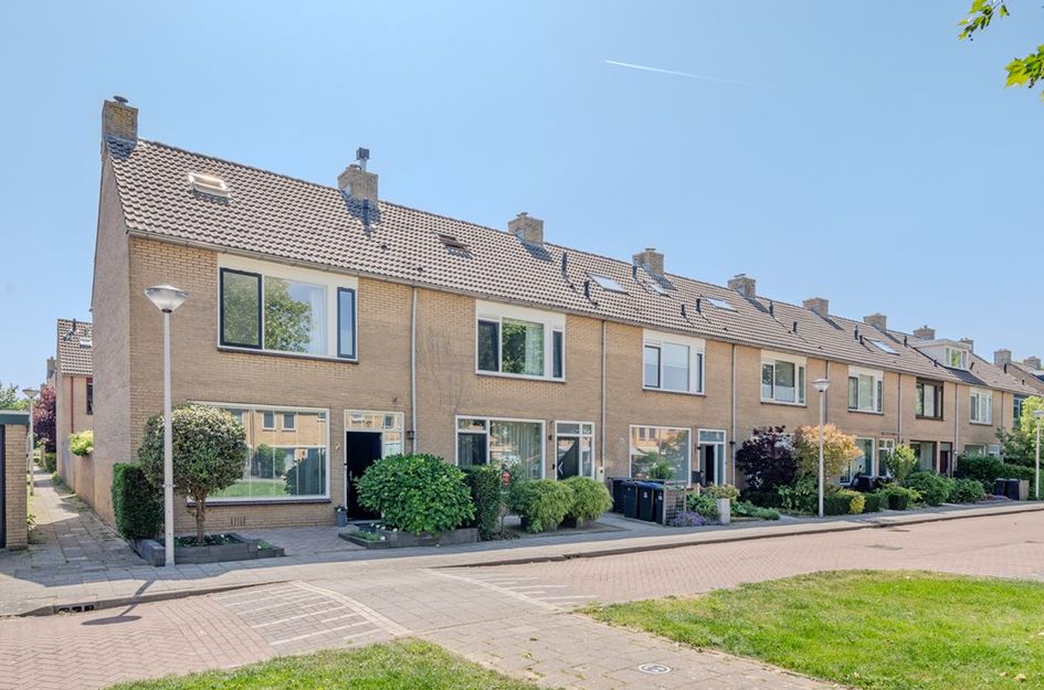 Admiraal Helfrichplein 2