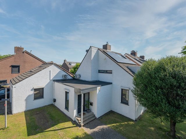 Titanenhof 16, Maastricht