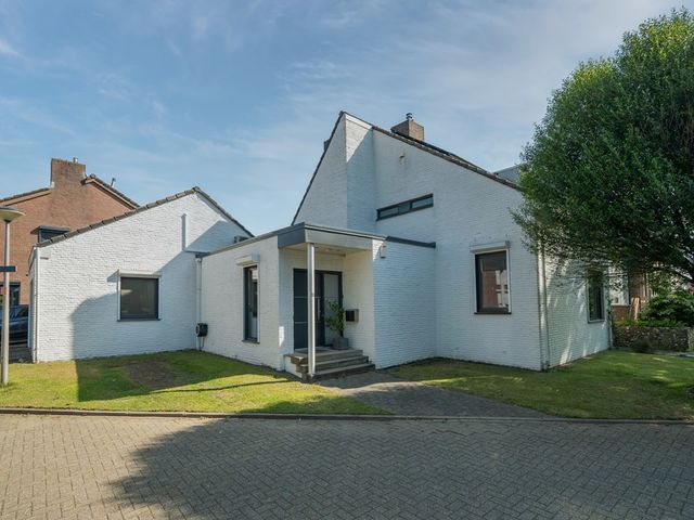 Titanenhof 16, Maastricht