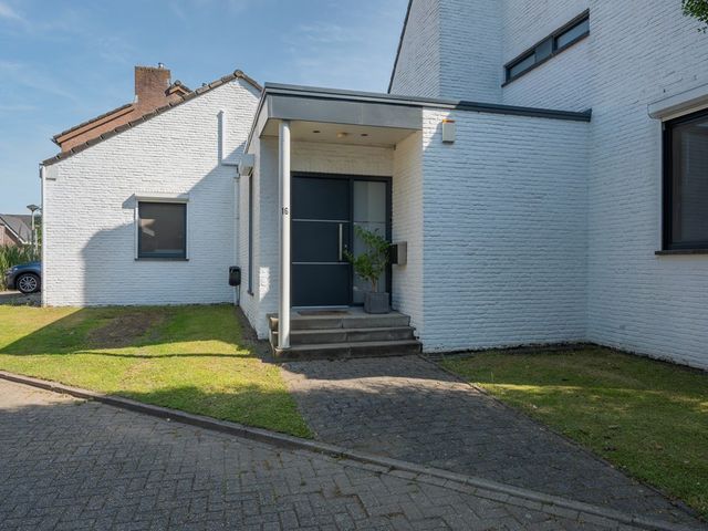 Titanenhof 16, Maastricht