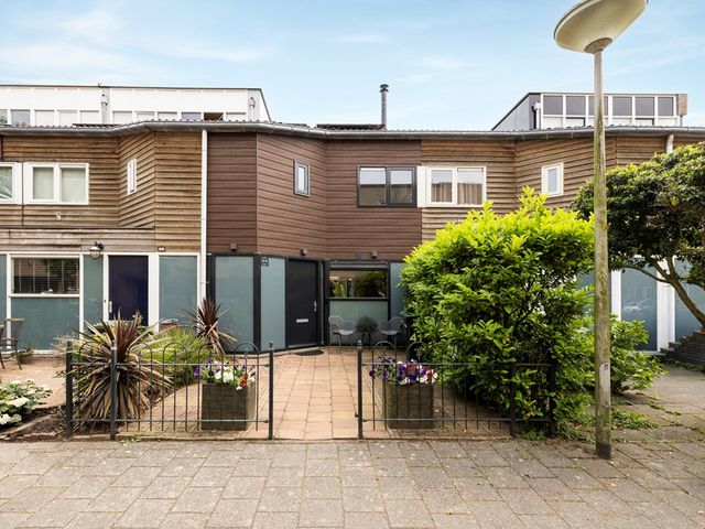 J. Paxtonstraat 41, Velserbroek