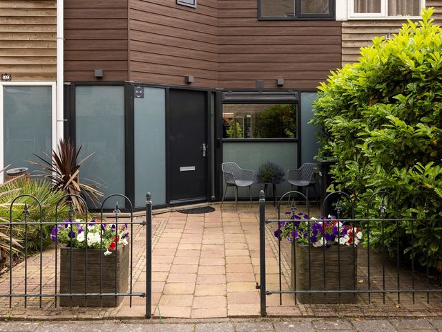 J. Paxtonstraat 41, Velserbroek