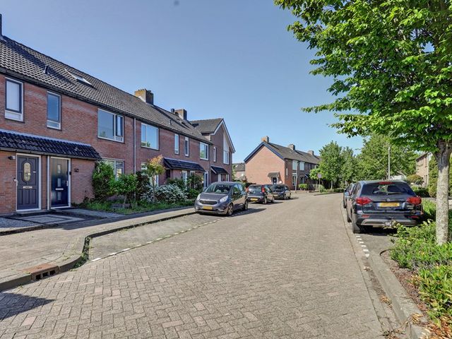 Zilvermeeuw 24, Etten-Leur