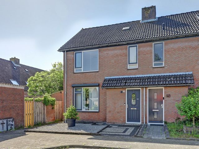 Zilvermeeuw 24, Etten-Leur