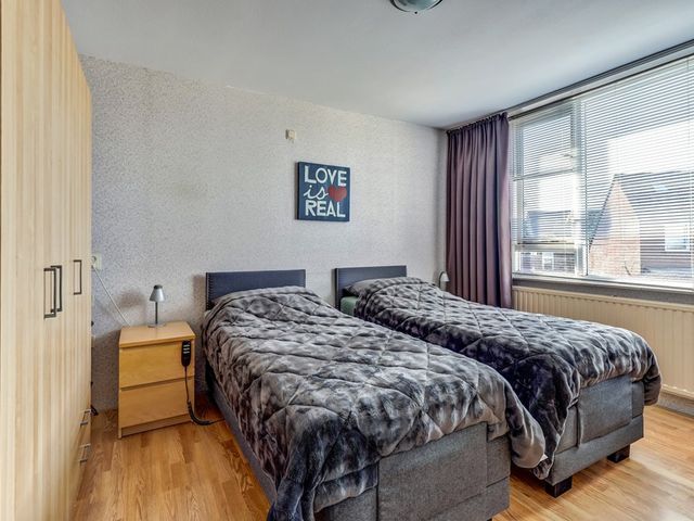 Zilvermeeuw 24, Etten-Leur
