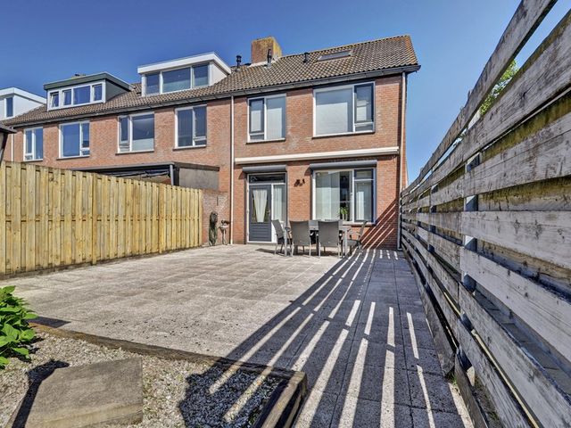 Zilvermeeuw 24, Etten-Leur