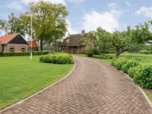 Rheezerveenseweg 10, Heemserveen