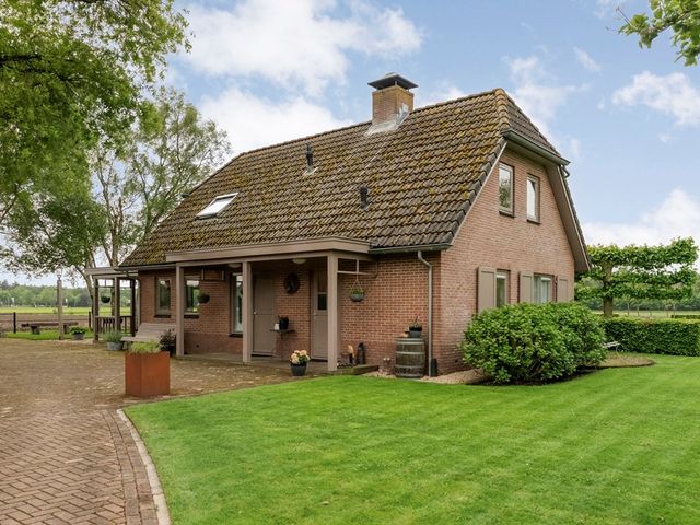 Rheezerveenseweg 10, Heemserveen
